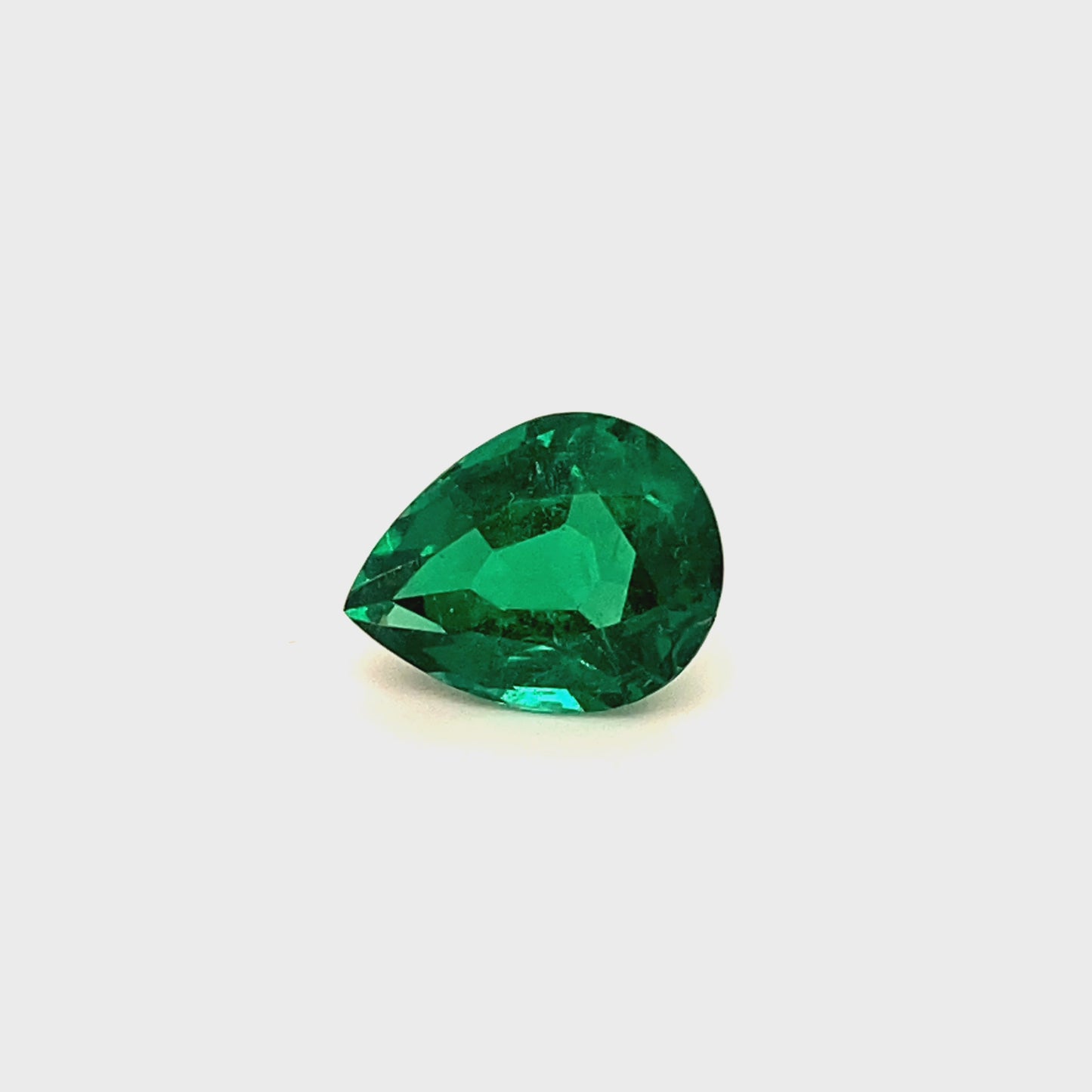 14.67x11.29x7.85mm Pear-shaped Emerald (1 pc 7.13 ct)