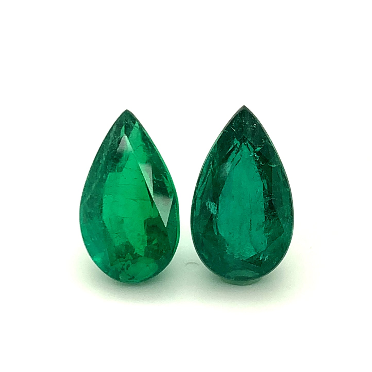 22.55x13.29x9.66mm Pear-shaped Emerald (2 pc 34.51 ct)