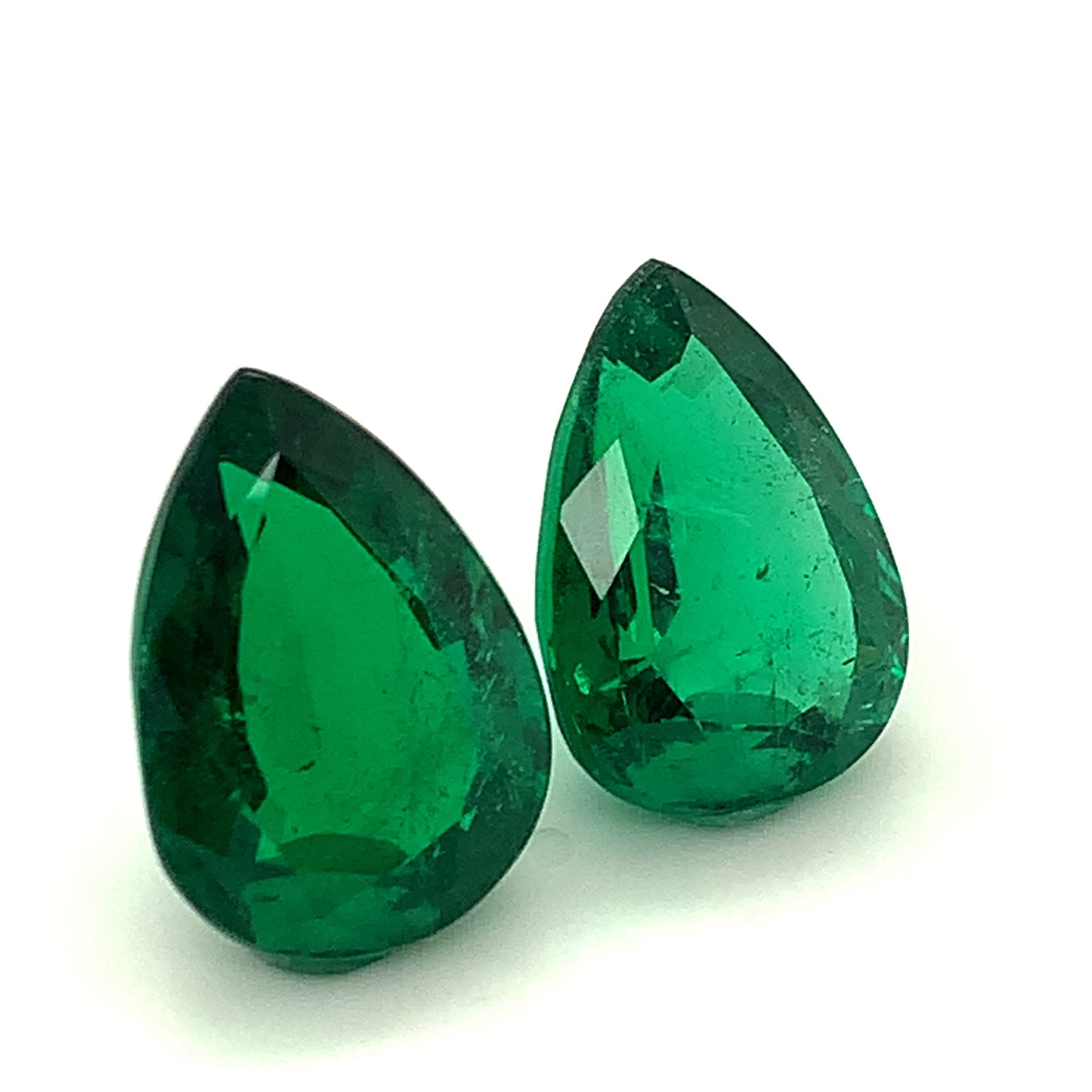18.13x12.97x9.07mm Pear-shaped Emerald (2 pc 25.24 ct)