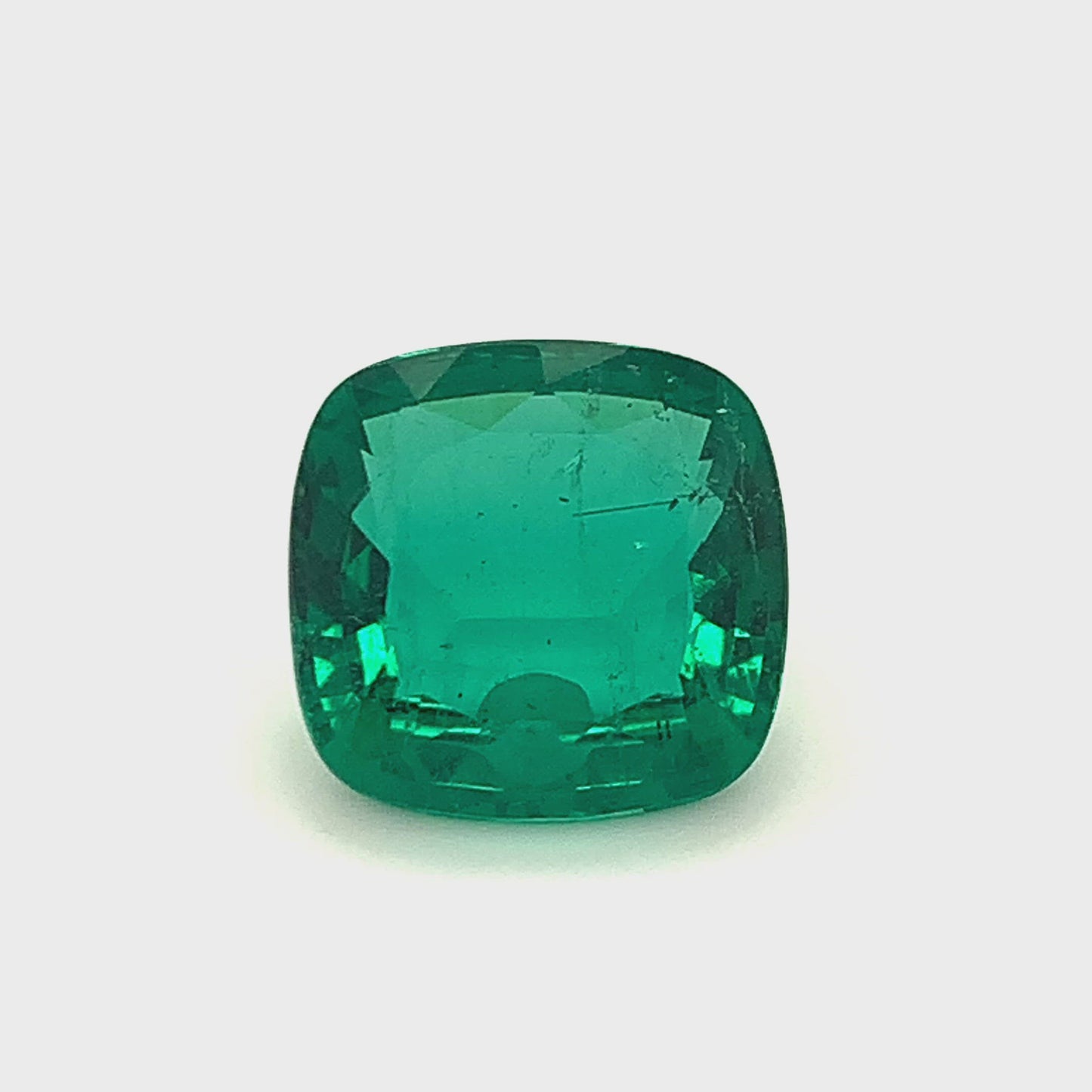 15.21x14.65x6.84mm Cushion Emerald (1 pc 10.25 ct)